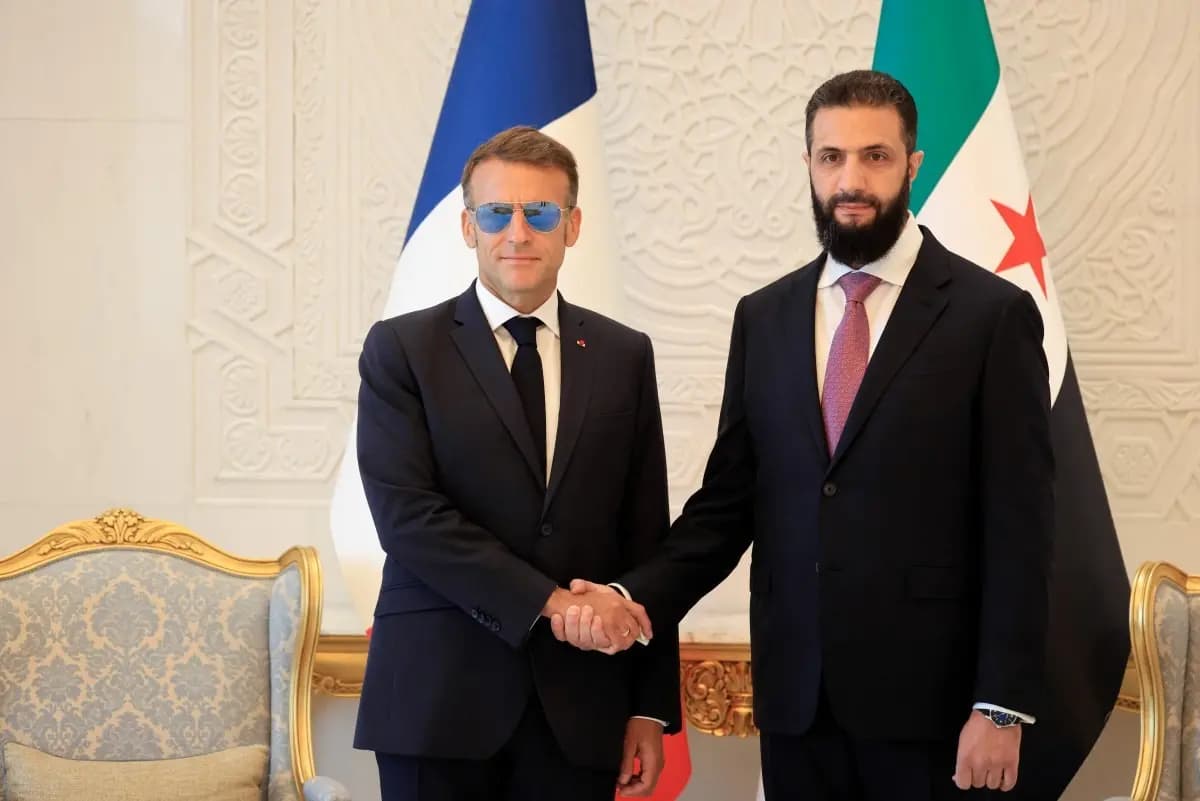 الشرع وماكرون يعلنان عودة العلاقات الدبلوماسية وتبادل قريب للسفراء