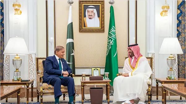اتصال سعودي – باكستاني: ترحيب بالتفاهم الأميركي – الإيراني