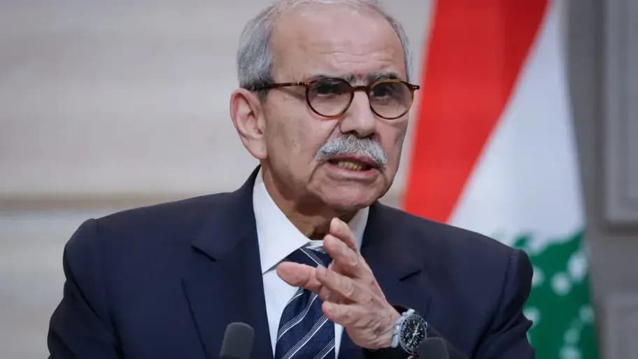 "لا دولة بجيشين ولا دولة بقرارين".. سلام أمام الجالية اللبنانية