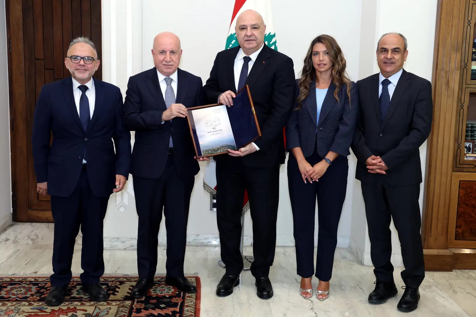 "الأيادي البيضاء" في بعبدا.. وعون يشيد بإنجازات مجلس الجنوب
