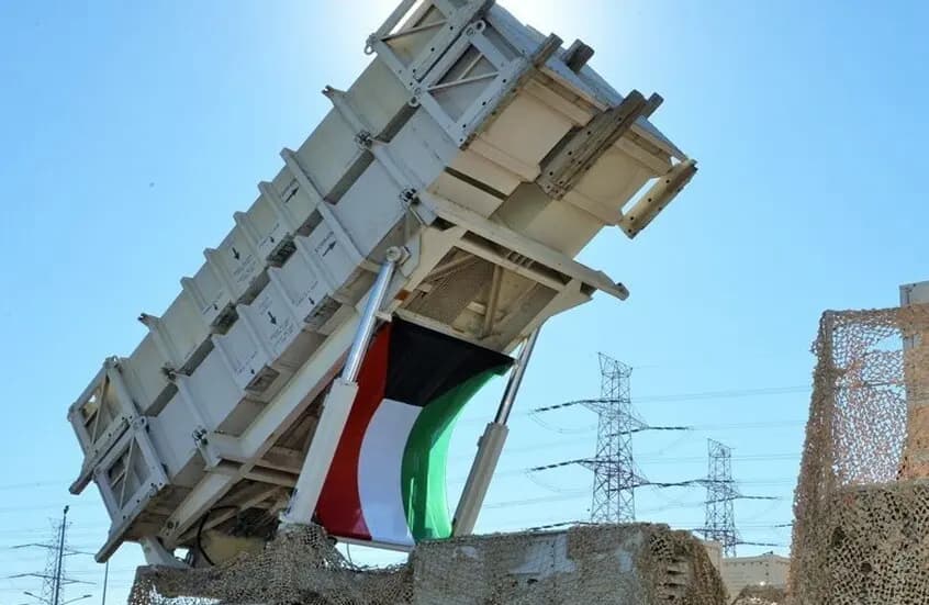الدفاعات الجوية الكويتية تتصدى لهجـ. ـمات جوية
