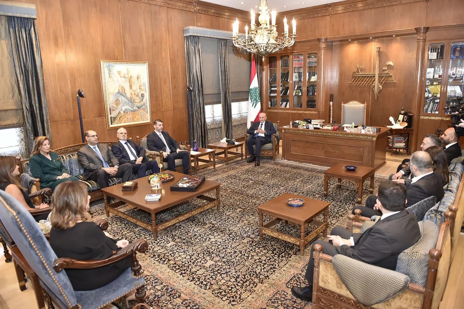 بري يتعهد بمتابعة مطالب الصيادلة