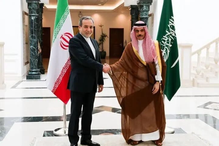 بعد التصعيد.. عراقجي يبحث مع بن فرحان تطورات المنطقة