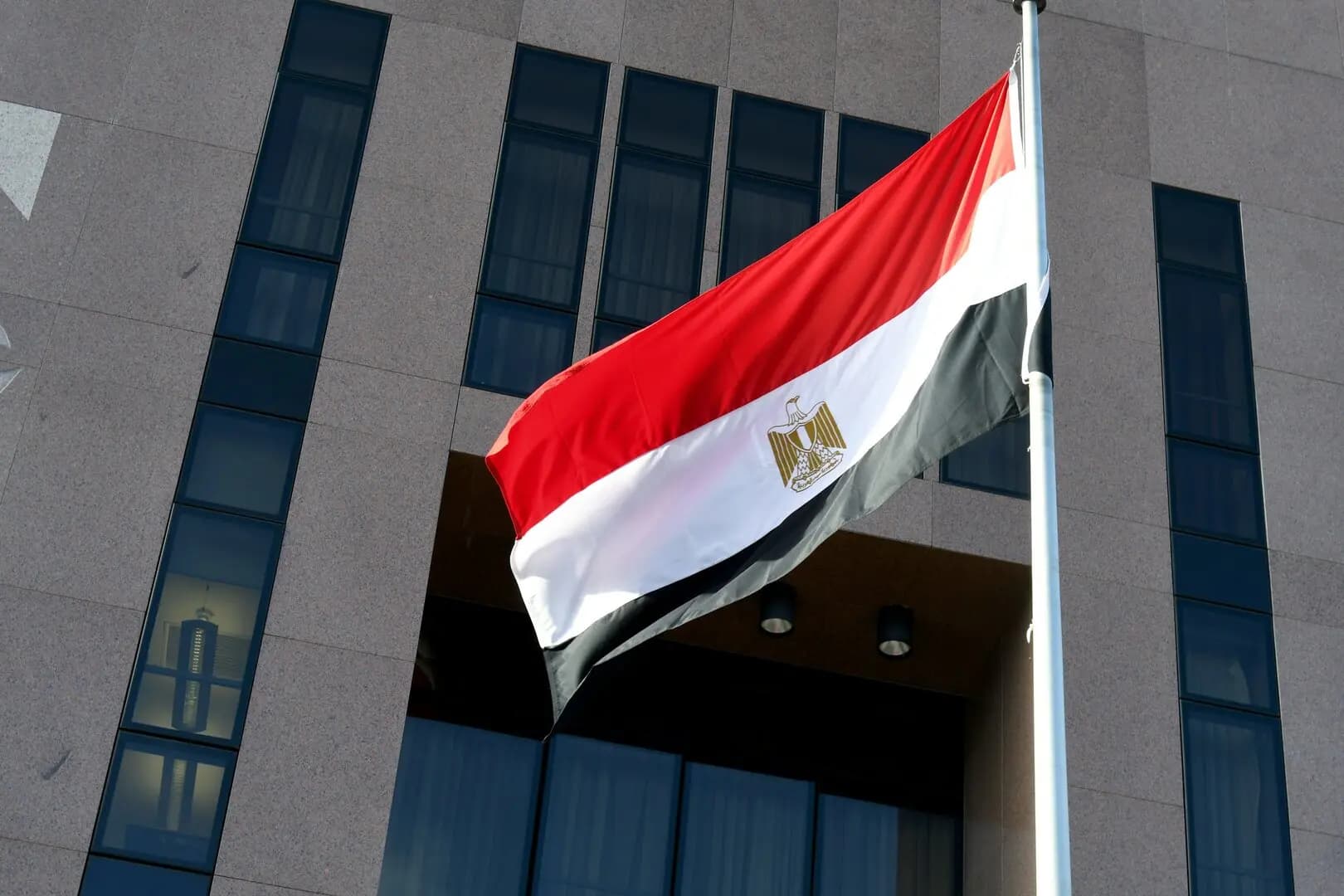 إدانة مصرية للتصعيد في مضيق هرمز