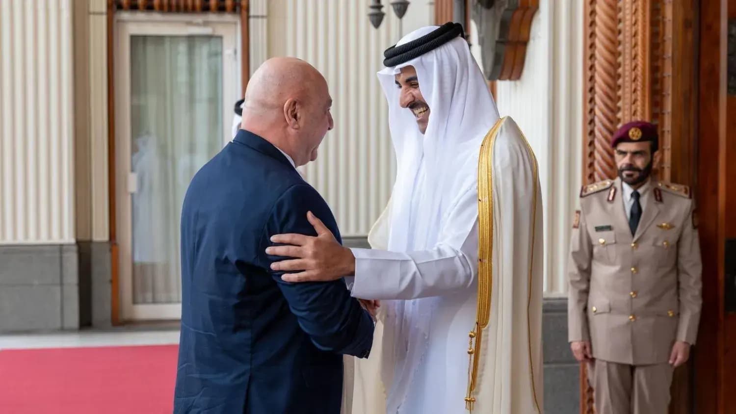 عون يبرق إلى أمير قطر معزيًا: نقف إلى جانبكم في هذه المحنة
