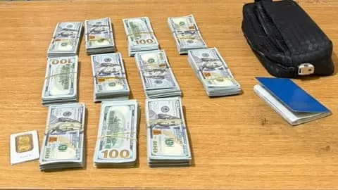 سرق 110 آلاف دولار وأونصة ذهبية.. وهذا ما حل به