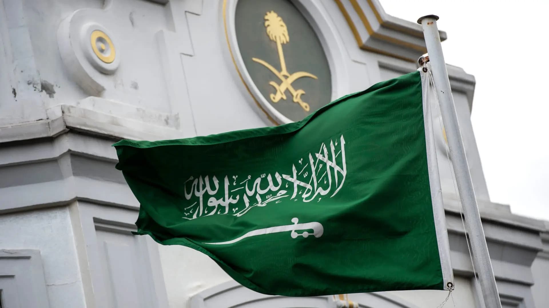 السعودية وتركيا والكويت على خط التهدئة