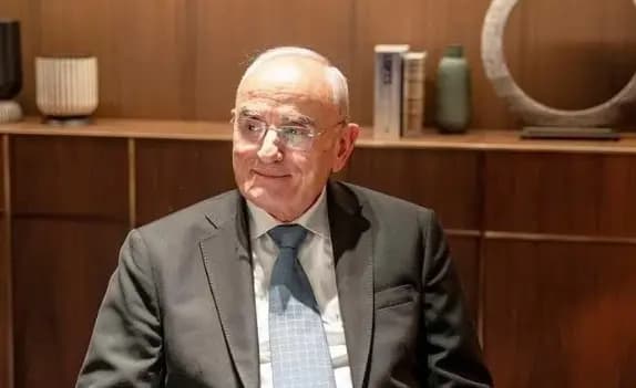 "حميتم الوطن و لم تنتظروا وساما".. منسى يشيد بتضحيات الجيش