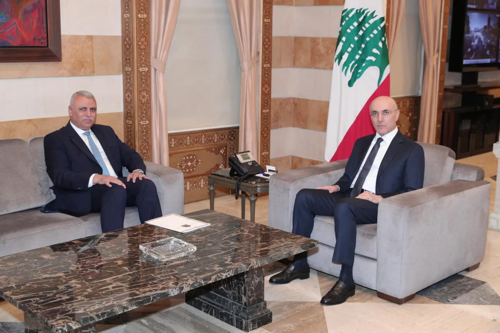 "تسهيل معاملات المواطنين أولوية".. الحجار يلتقي شقير