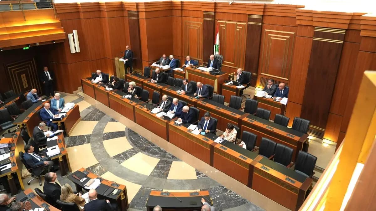 إقرار قانون إعادة هيكلة المصارف.. وبري يرفع الجلسة إلى السادسة
