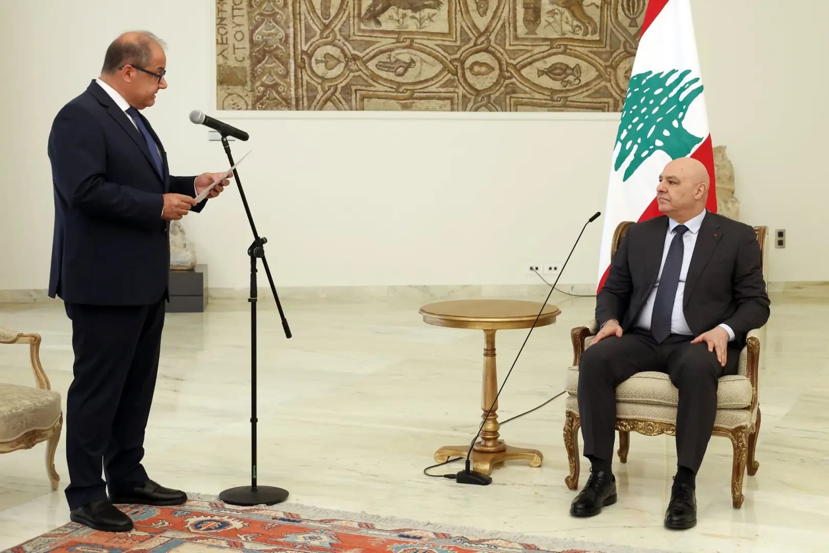 "أزمة ثقة".. عون: آمل أن تنتهي معاناة اللبنانيين لوضع لبنان على السكة