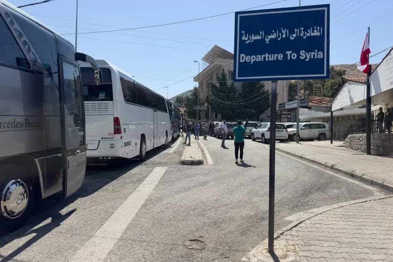 عبر معبر المصنع.. دفعة جديدة من النازحين تغادر إلى سوريا