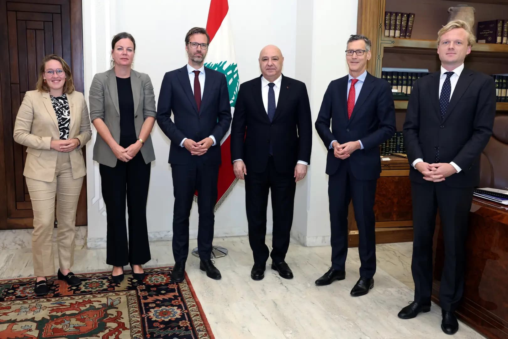 عون: إعادة الإعمار مسؤولية الدولة.. والجيش يقوم بواجبه كاملاً
