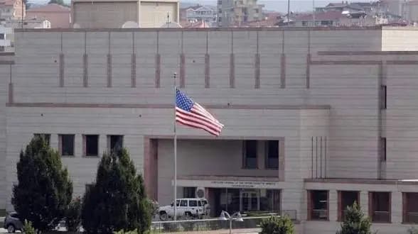 السفارة الأميركية في لبنان: إحذروا وتأكدوا!