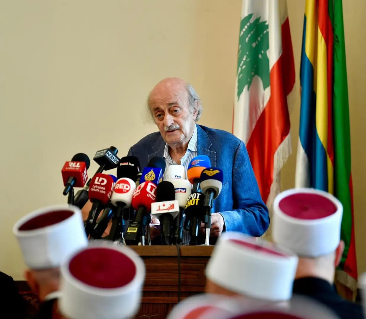 جنبلاط يهـ.اجم اتفاق الإطار: مصير البلاد بأيدي جماعات همها السلطة