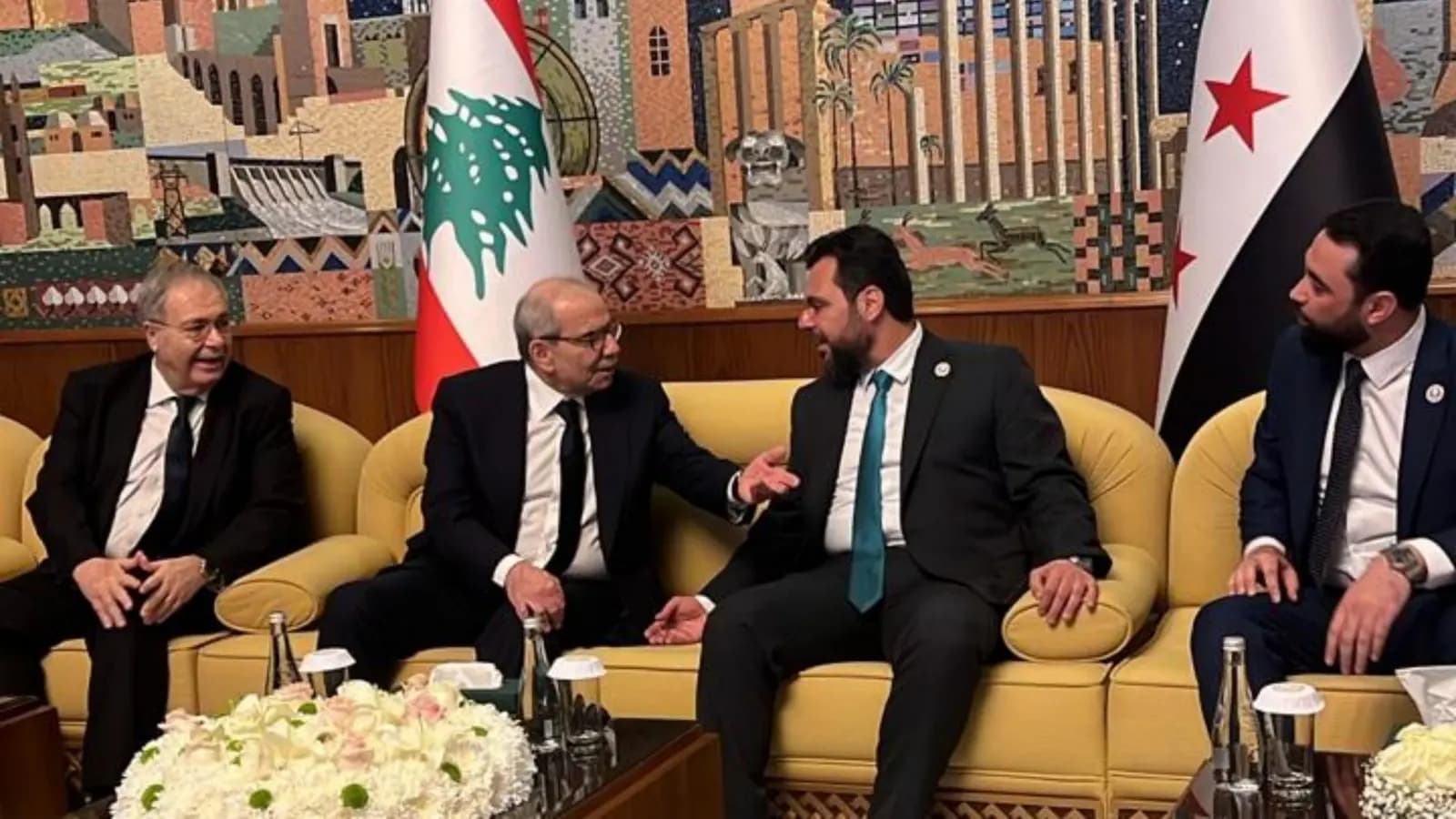 بالصورة: سلام يصل إلى دمشق