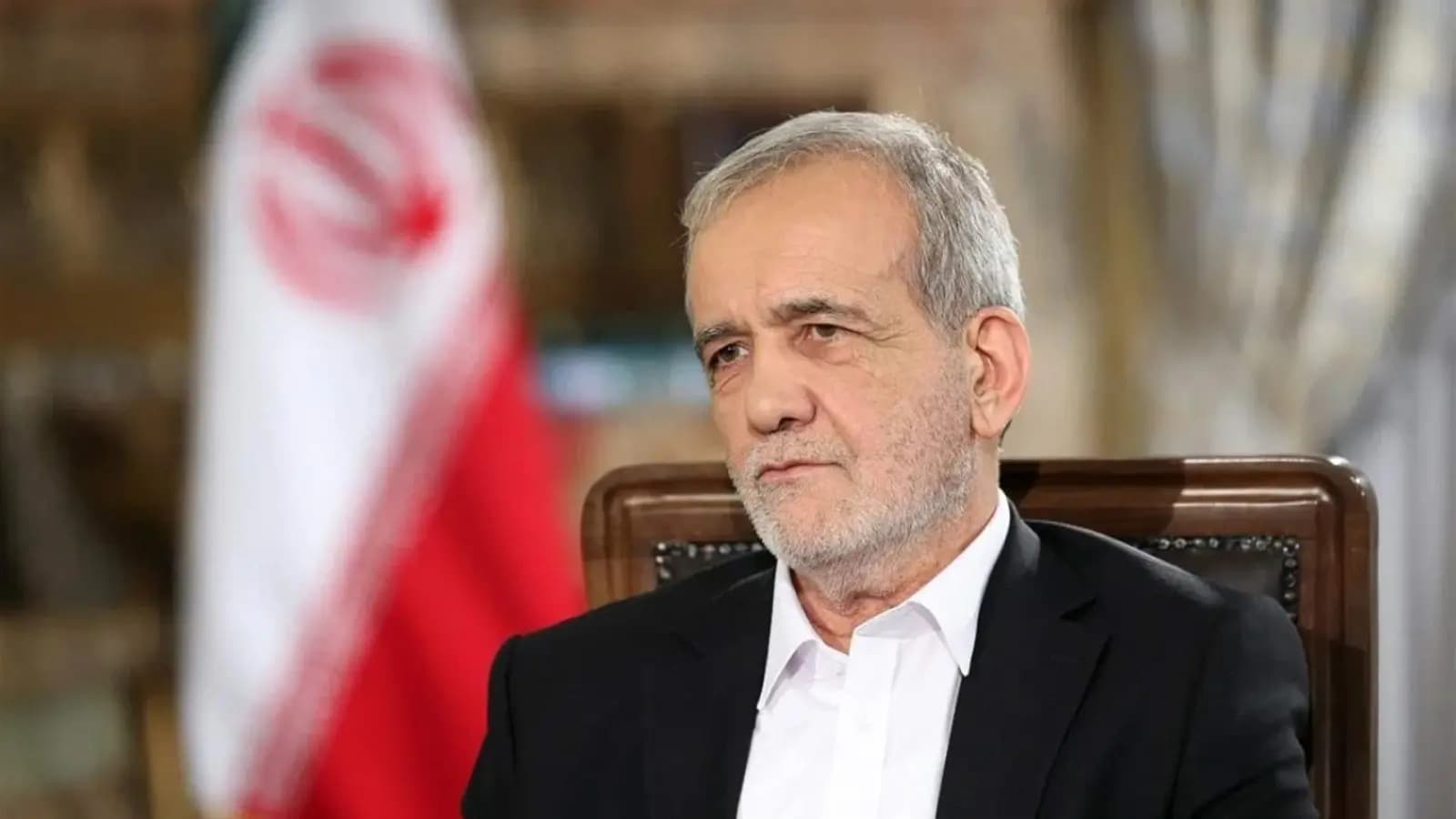 بعد اجتماع مع خامنئي.. بزشكيان يحذر من مخطط لإثارة السخط الشعبي