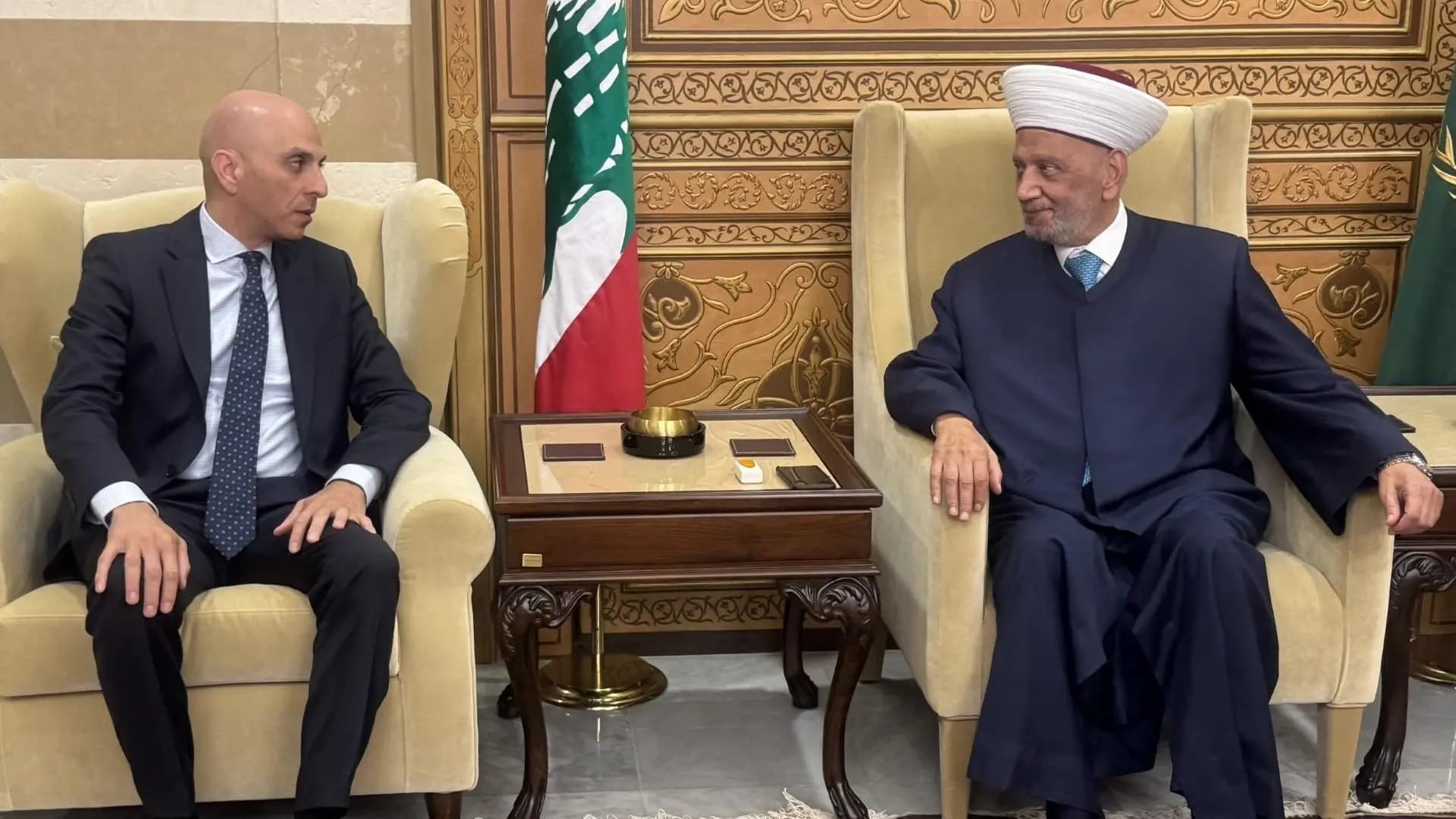 الأوضاع اللبنانية والعربية بين المفتي دريان والسفير المصري