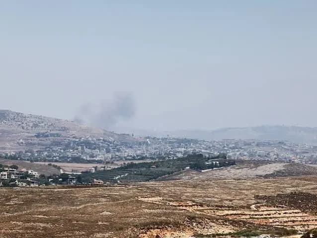 نيران تلتهم حفارة في كفرتبنيت.. ما القصة؟