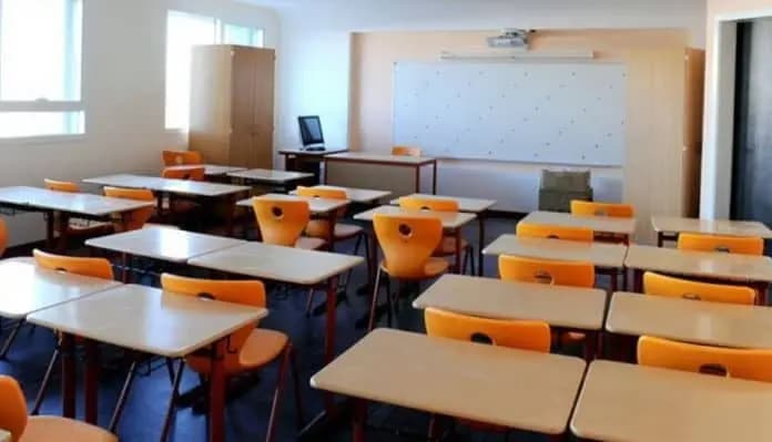 "إعداد قرار رفع أجر الساعة للمعلمين المتعاقدين" بين مراد ومنصور