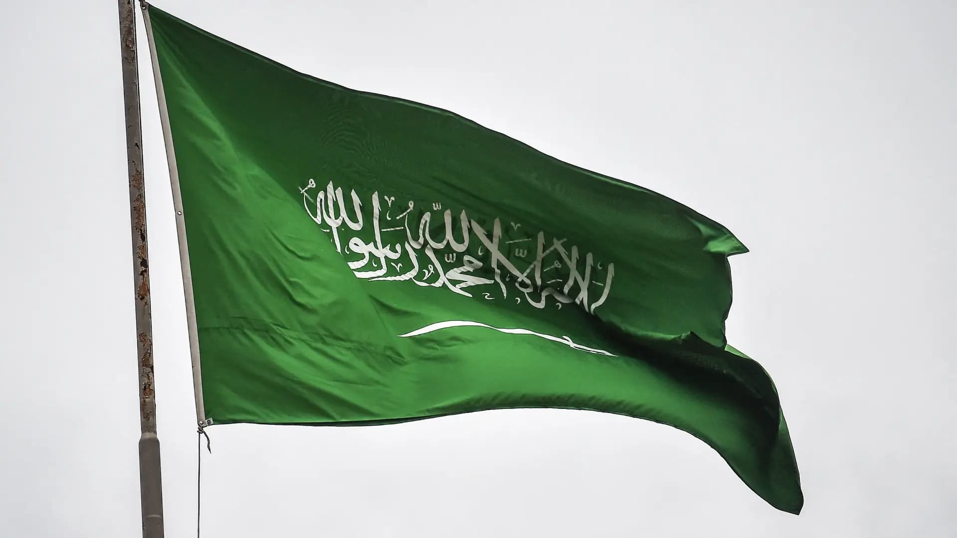 استهـ. ـداف الناقلات في هرمز.. السعودية تدين التصـ. ـعيد الإيراني