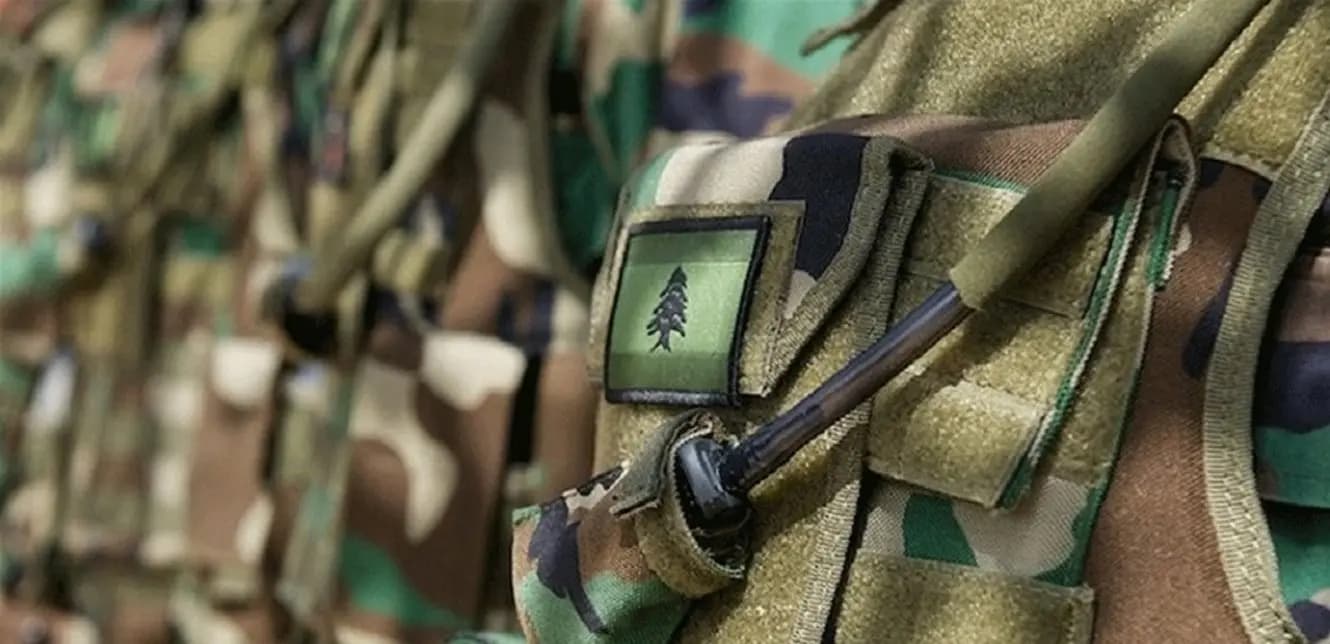جراء استهـ.ـداف معـ.ـاد.. إصابة عسكريين جنوبًا