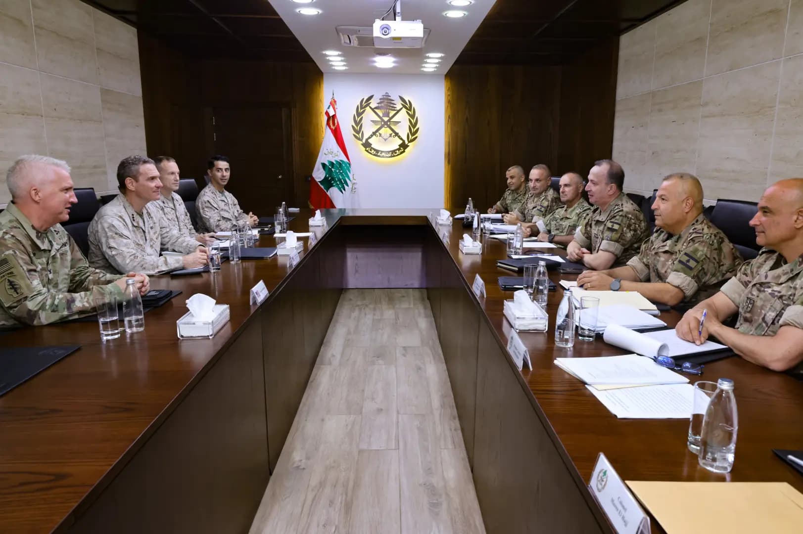"الجنوب واتفاق الإطار".. على طاولة هيكل وكليرفيلد