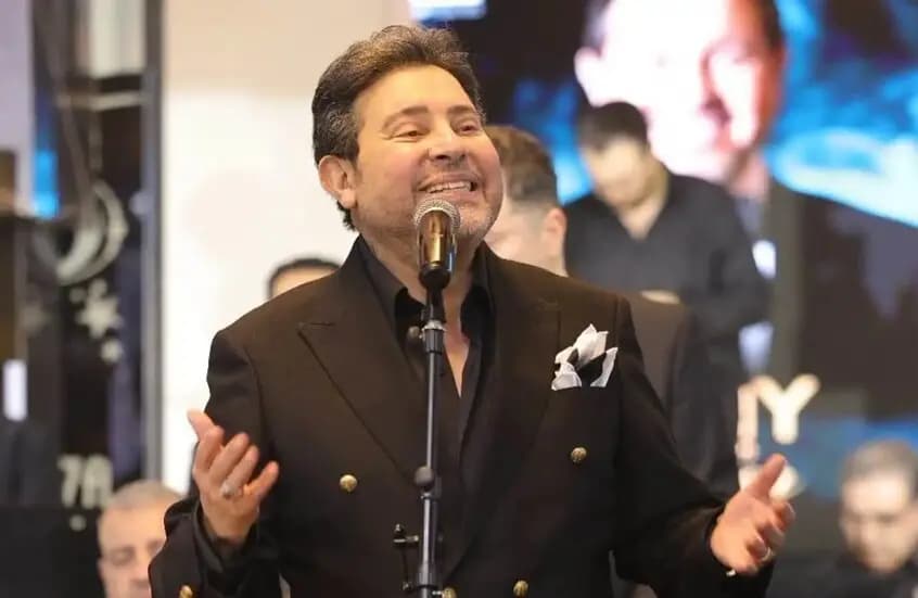 هاني شاكر يفجع محبيه.. "أحلى الليالي" تنتهي بصمت مع رحيل صوت استثنائي