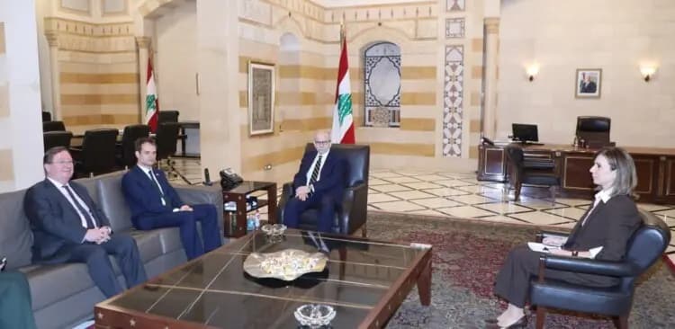 بريطانيا تدعم الحكومة.. وتؤكد زيادة المساعدات