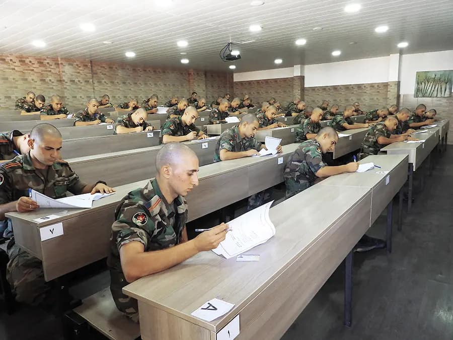 قانون الدفاع يتعدّل.. ونظام جديد لإعداد الضباط