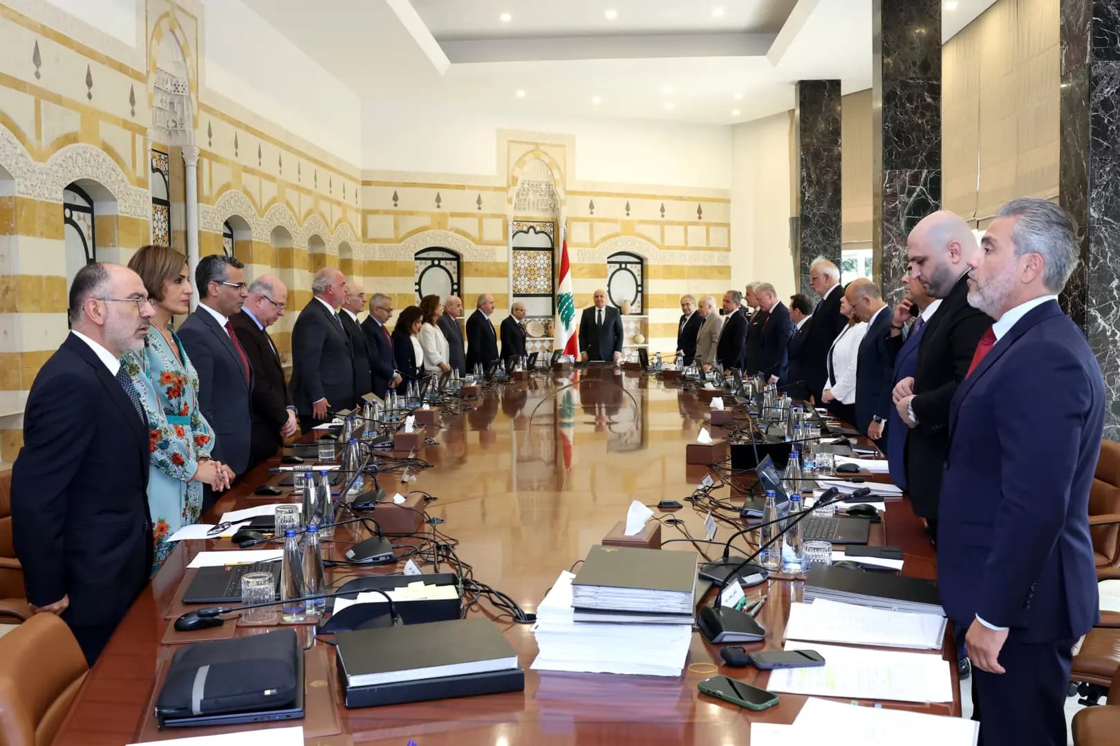 زيادة الرواتب أُقرّت.. والبحث مستمر بالنفايات