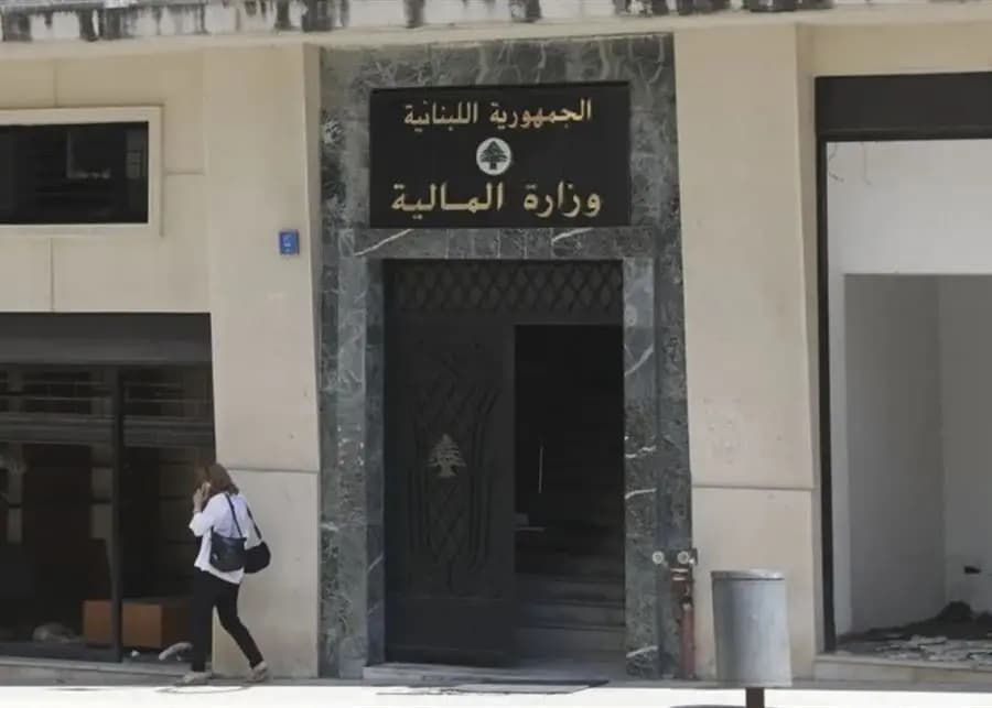 الرواتب قبل العيد.. والمالية تنجز التحويلات