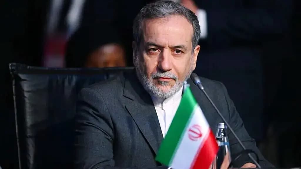 عراقجي يغادر إسلام آباد إلى موسكو