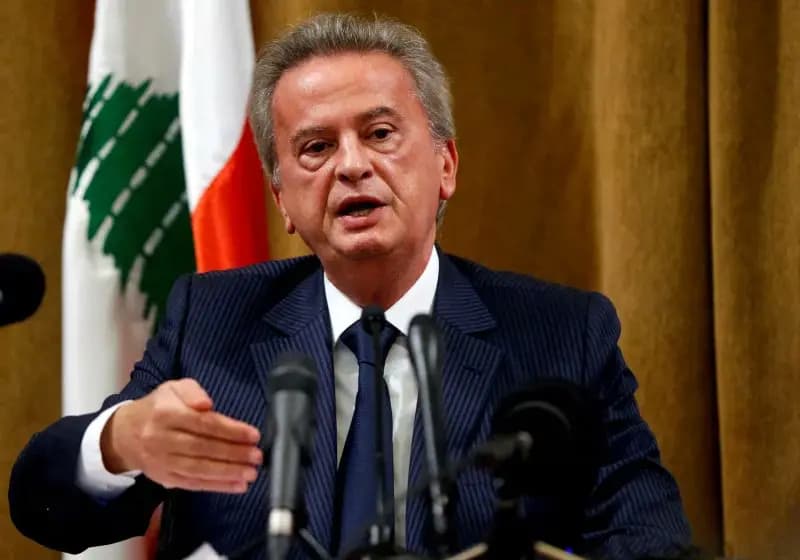 "لا دواء.. لا طعام".. رياض سلامة إلى المستشفى