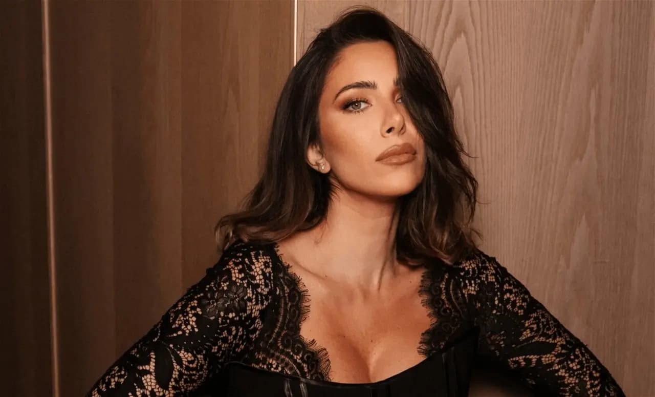 دانييلا رحمة تخطف الأنظار في أسبوع الموضة بميلانو