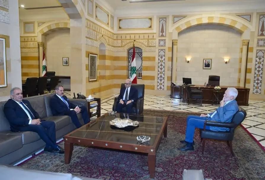 سلام يلتقي ممثل الرئيس الفلسطيني