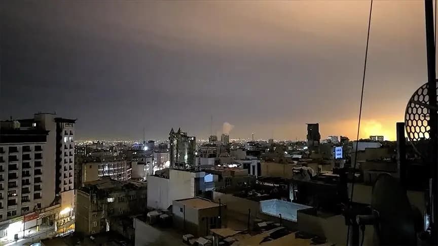 دوي انفجـ.ـارات ومواجهات دفاعية.. ماذا يجري في إيران؟