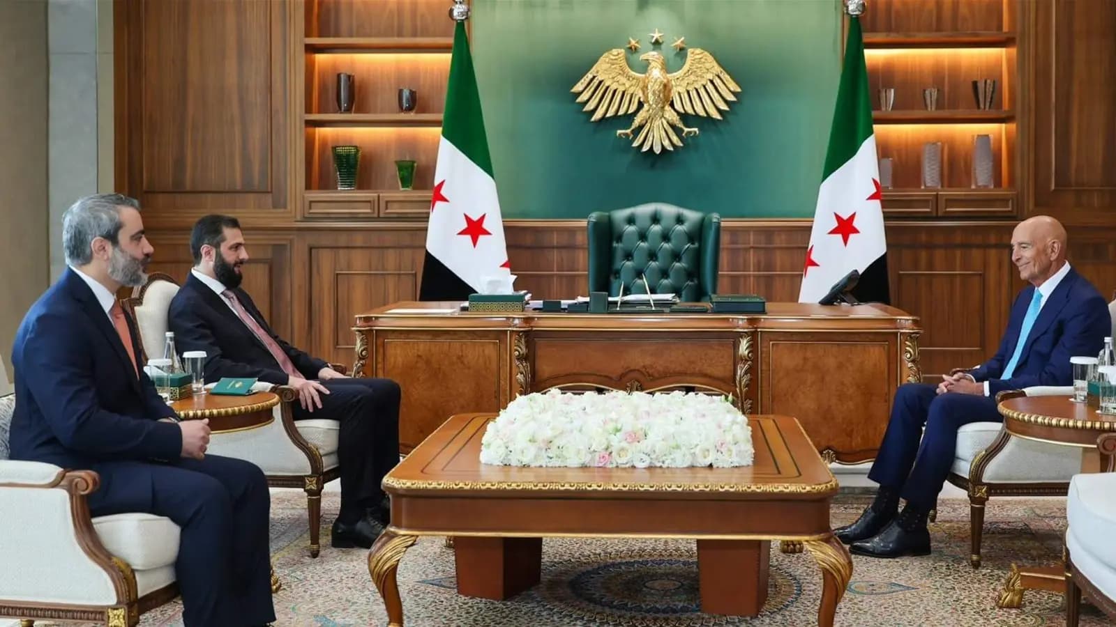 الشرع يستقبل باراك في دمشق