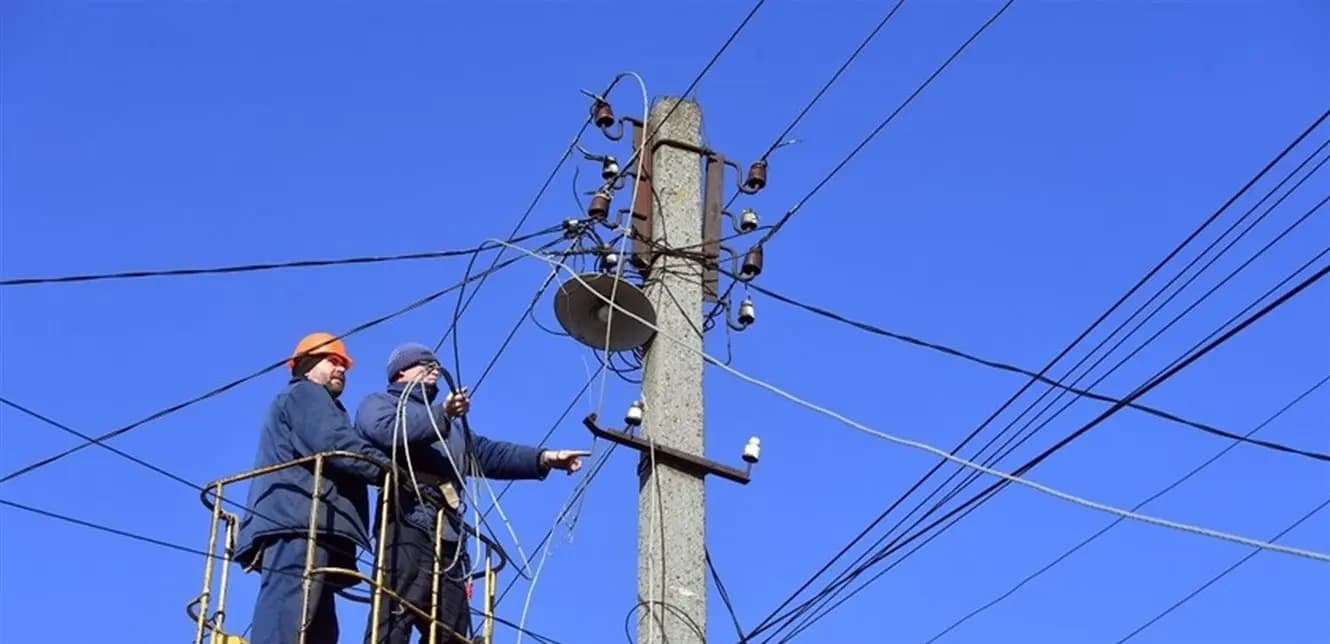 كهرباء لبنان تبدأ إصلاح خطوط التوتر في مرجعيون