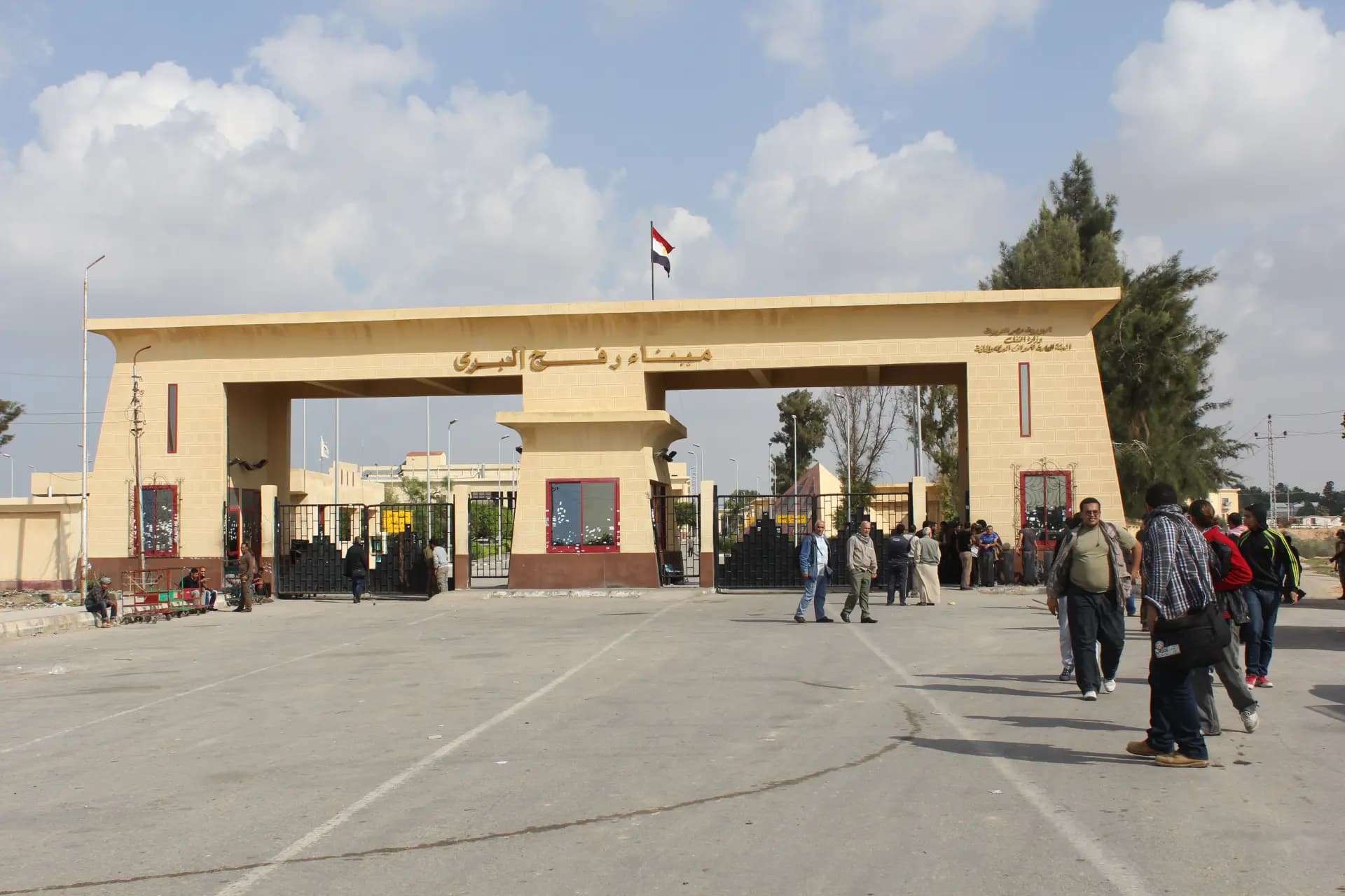 معبر رفح يدخل حالة تأهب