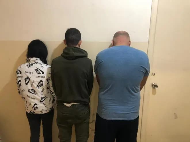 بعدَ العثورِ على جثةٍ في الجناح.. المعلومات تكشفُ الجريمة!