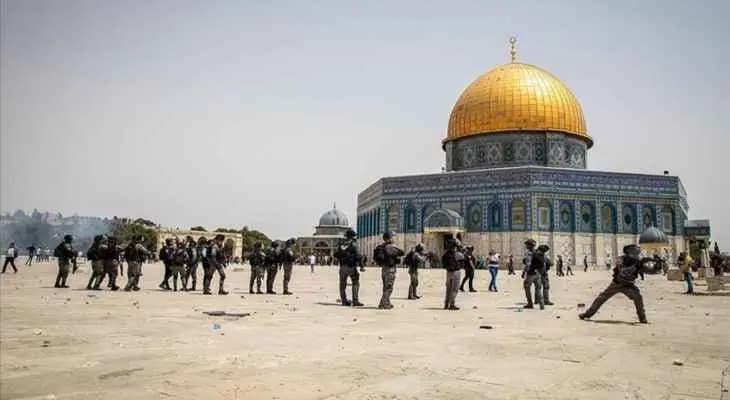 العثور على عبوتين ناسفتين يدويتي الصنع داخل المسجد القبلي في الأقصى