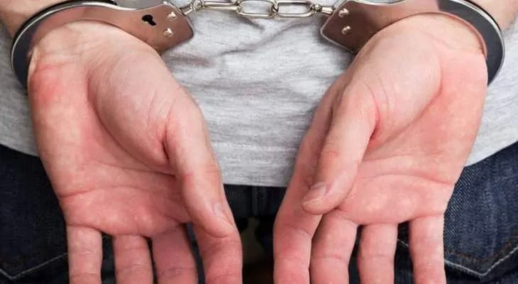 توقيف سوري كان قد سرق مبلغاً من المال من داخل شركة للأخشاب في بلدة كوبا في البترون