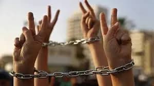 السنوار زار الأسرى وتحدّث معهم بالعبريّة
