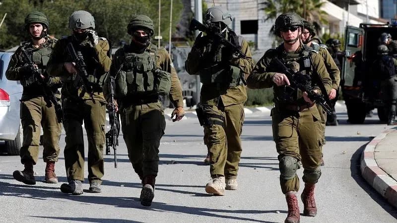 شرطة الإحتلال تبحث عن فلسطينيين..