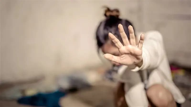 تحـ.ـرّش بابنته القاصر في طرابلس.. وهذا ما حصل