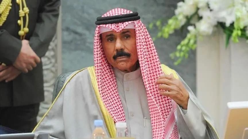 أمير الكويت يدخل المستشفى وهذه حالته الصحية