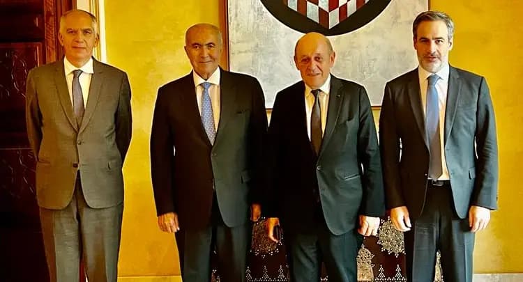 لودريان يلتقي مخزومي ومعوض
