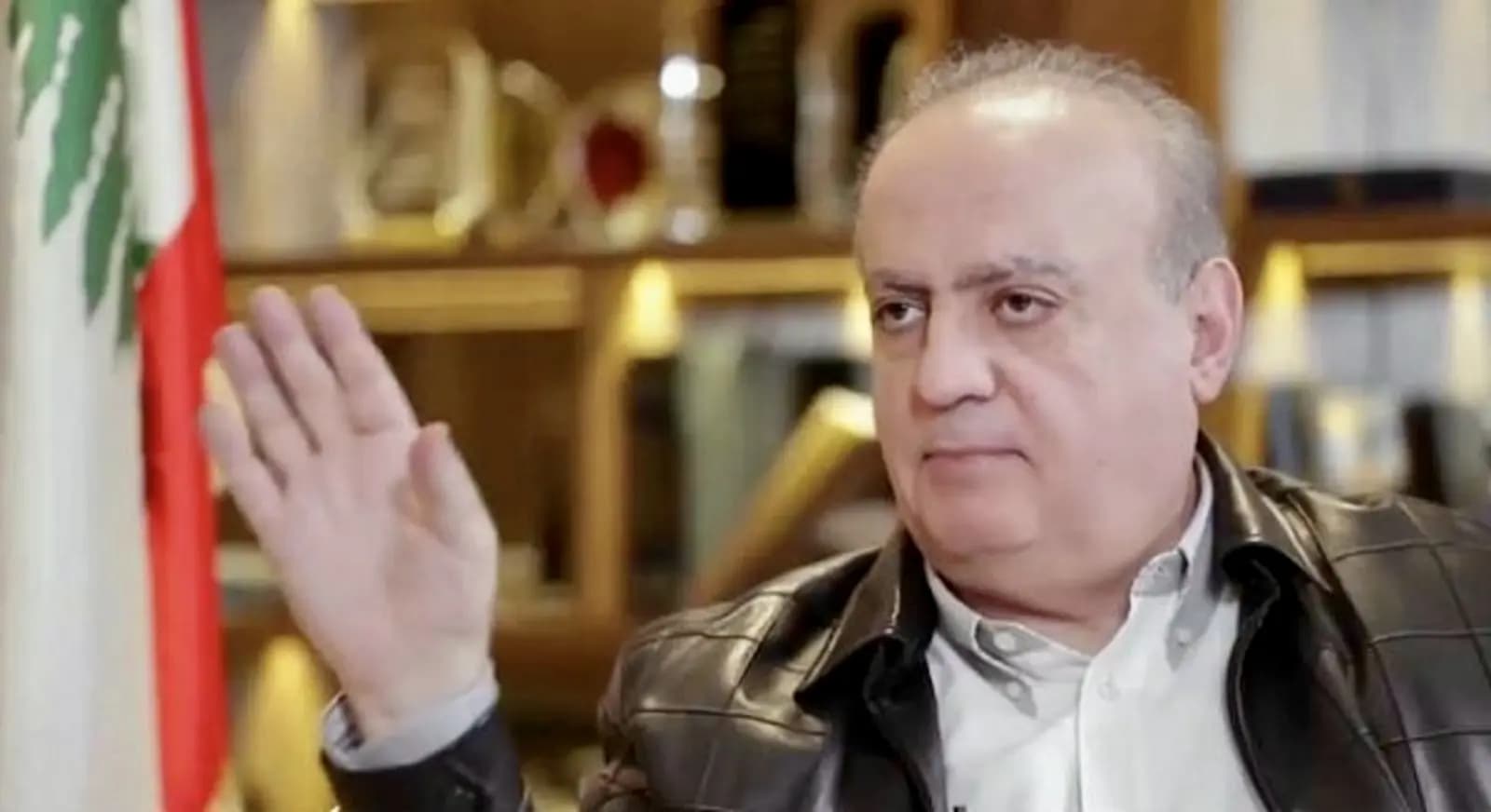 "العالم يتفرّج".. وهاب: العرب يمارسون الصلاة فقط