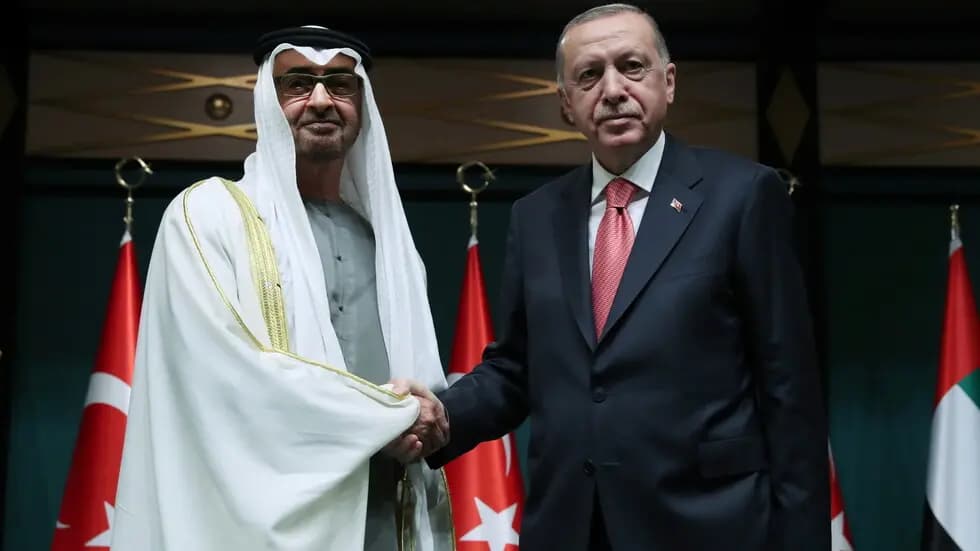أردوغان يلتقي نظيره الإماراتي للبحث بالعلاقات الثّنائيّة